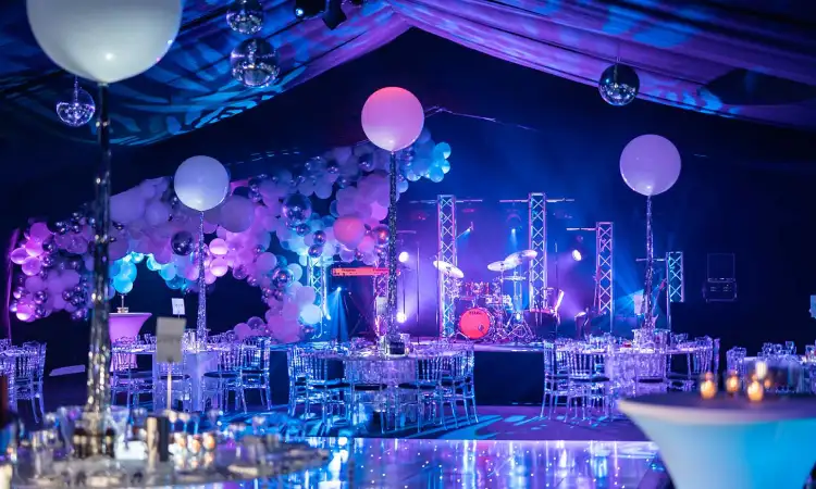 Tempa pesta kostum, Sumber: venues.blog